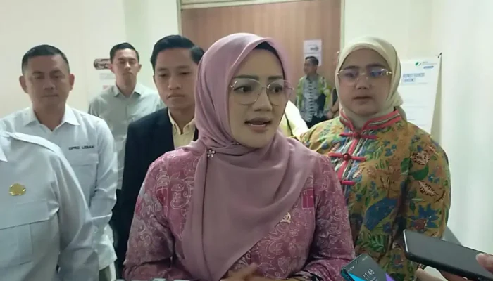 Infrastruktur Pendidikan Lebak Masih Memprihatinkan | Adde Rosi Komit Perjuangkan di DPR